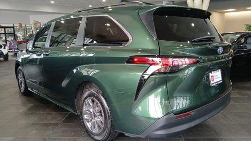 2022 Toyota Sienna XLE 7 Passenger
