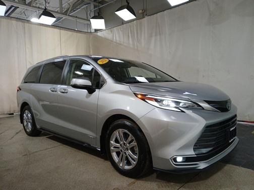2021 Toyota Sienna Platinum