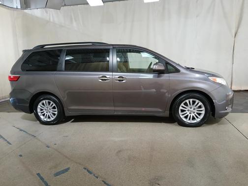 2015 Toyota Sienna XLE Premium