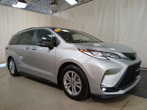 2023 Toyota Sienna XSE 7 Passenger
