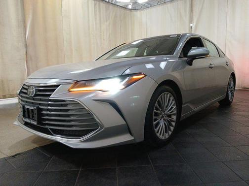 Celestial Silver Metallic 2019 Toyota Avalon