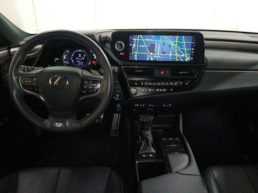 2022 Lexus ES 300h F SPORT