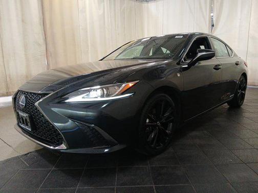 2022 Lexus ES 300h F SPORT