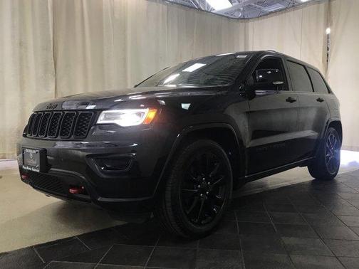 Photo 5 of 28 of 2017 Jeep Grand Cherokee Overland