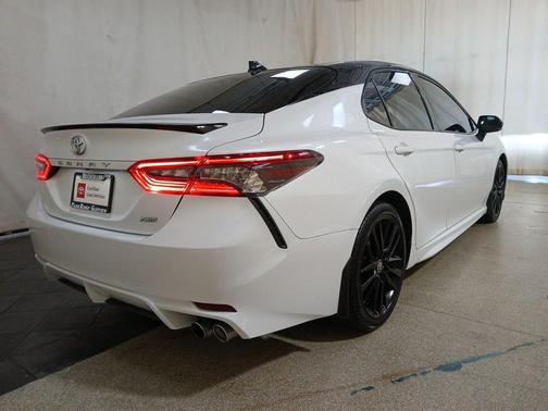 Wind Chill Pearl/Midnight Black Metallic 2023 Toyota Camry XSE