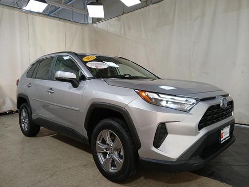 2022 Toyota RAV4 Hybrid XLE