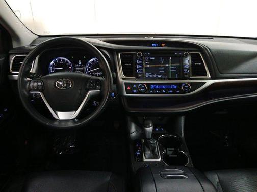 2016 Toyota Highlander Limited Platinum