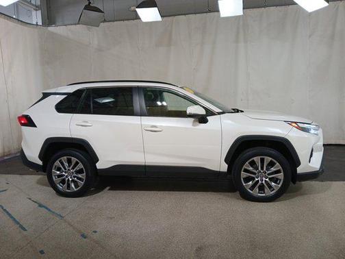 2022 Toyota RAV4 XLE Premium