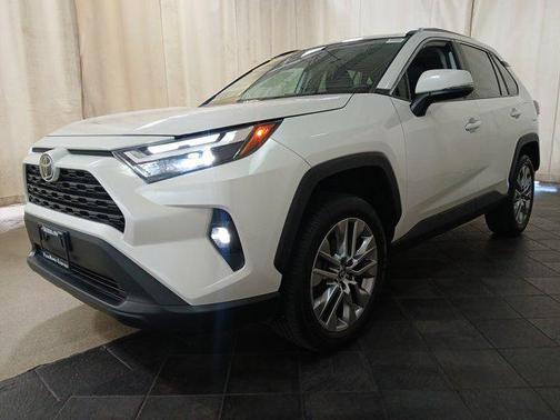 2022 Toyota RAV4 XLE Premium