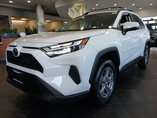 2022 Toyota RAV4 Hybrid XLE
