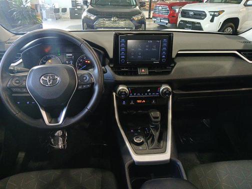2022 Toyota RAV4 Hybrid XLE