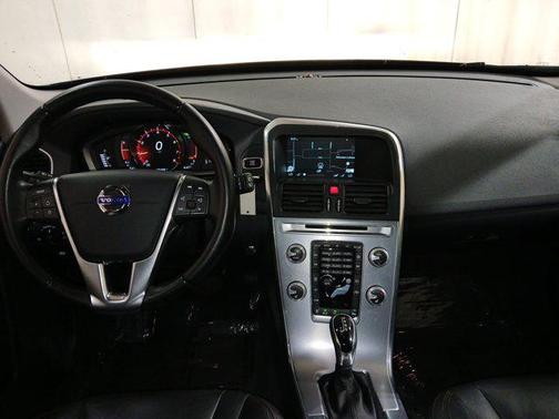 2017 Volvo XC60 T6 Dynamic