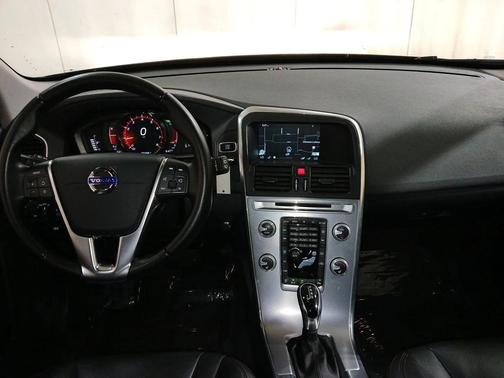 2017 Volvo XC60 T6 Dynamic