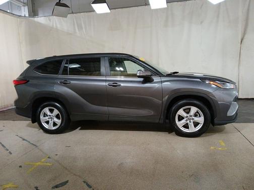 2023 Toyota Highlander Hybrid LE