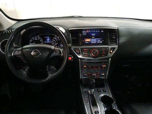 2017 Nissan Pathfinder SL