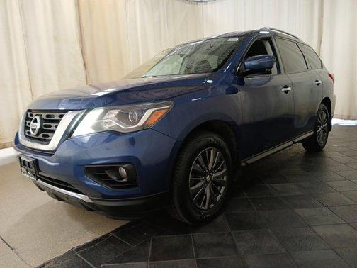 2017 Nissan Pathfinder SL