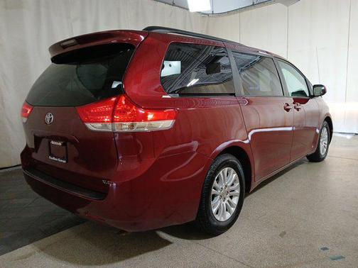 2013 Toyota Sienna XLE