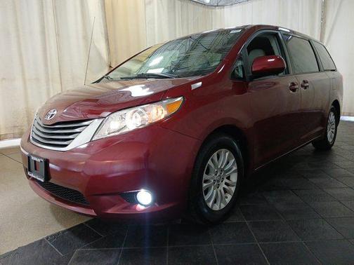 2013 Toyota Sienna XLE