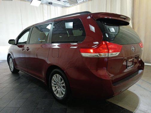2013 Toyota Sienna XLE