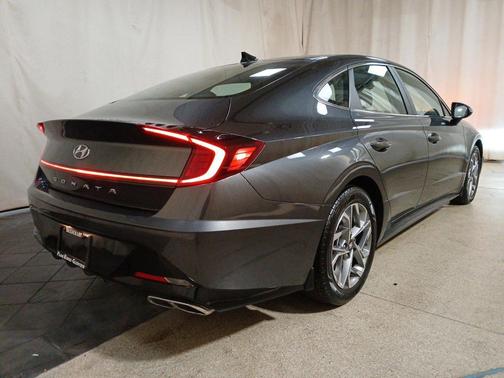 2022 Hyundai SONATA SEL