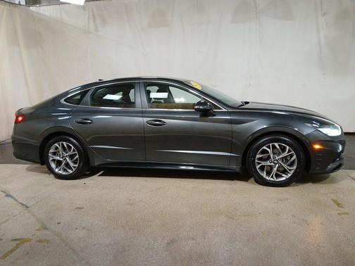 2022 Hyundai SONATA SEL