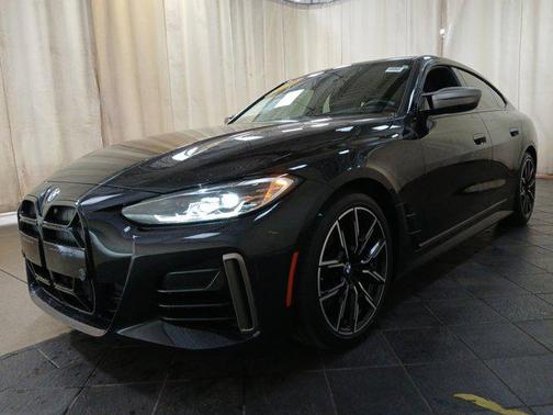 Black Sapphire Metallic 2022 BMW M440 i xDrive