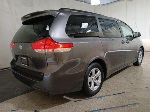 2014 Toyota Sienna LE