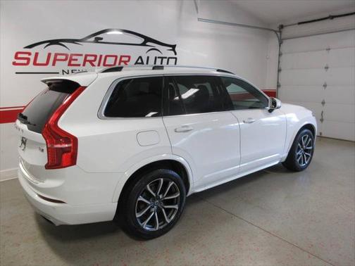 2017 Volvo XC90 T6 Momentum