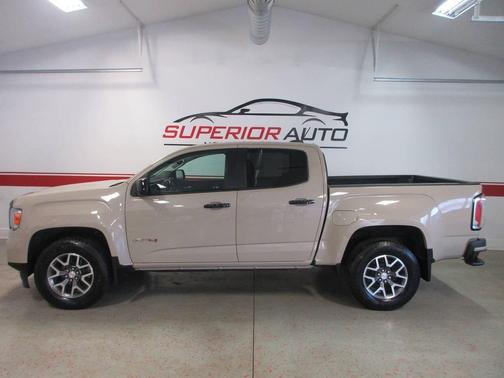 Desert Sand Metallic 2021 GMC Canyon AT4