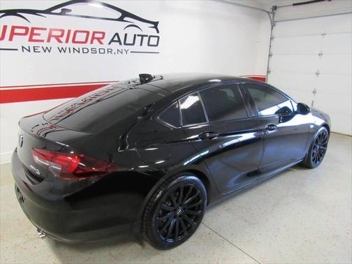 2018 Buick Regal Sportback Essence