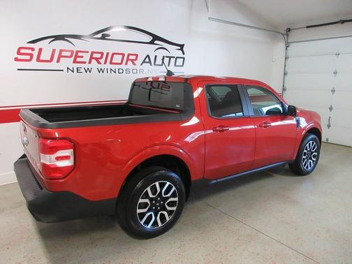 Hot Pepper Red Tinted Clearcoat 2023 Ford Maverick Lariat