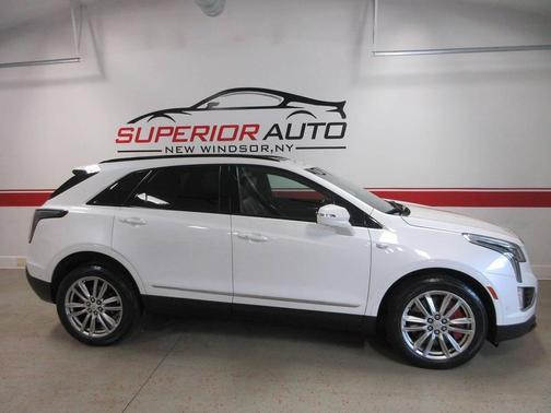 Crystal White Tricoat 2022 Cadillac XT5 Sport