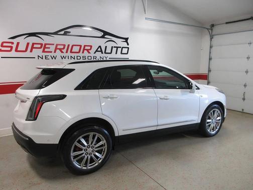 Crystal White Tricoat 2022 Cadillac XT5 Sport