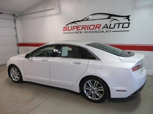 White Platinum Metallic Tri-Coat 2016 Lincoln MKZ Base
