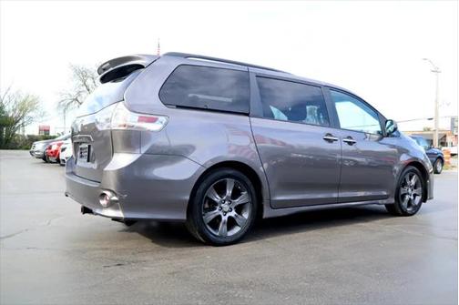 2016 Toyota Sienna SE