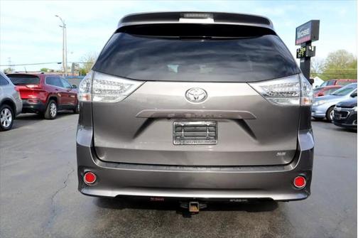 2016 Toyota Sienna SE