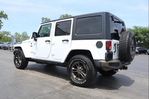 Bright White Clearcoat 2016 Jeep Wrangler Unlimited Sahara