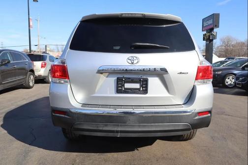 2011 Toyota Highlander SE