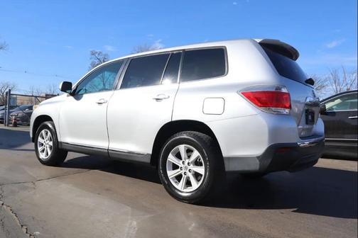 2011 Toyota Highlander SE