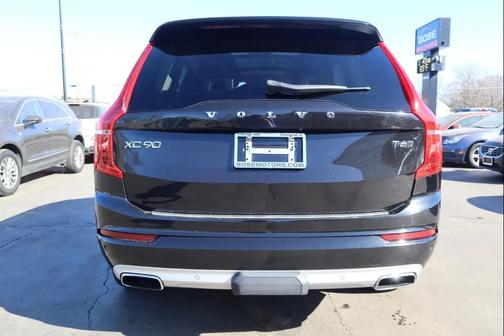 2017 Volvo XC90 T6 Momentum