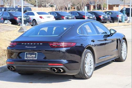 2017 Porsche Panamera 4S