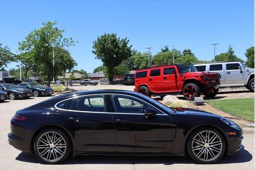 2018 Porsche Panamera Base
