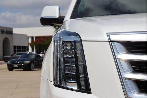 2017 Cadillac Escalade Luxury