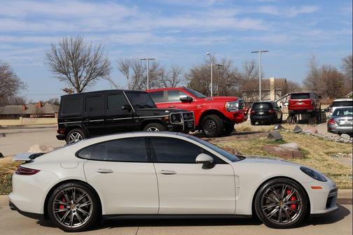2018 Porsche Panamera Turbo