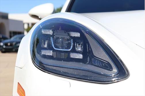 2018 Porsche Panamera 4