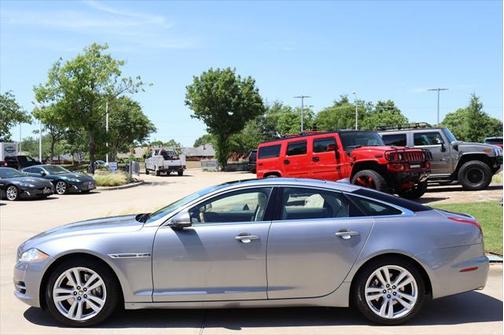 2013 Jaguar XJ Base