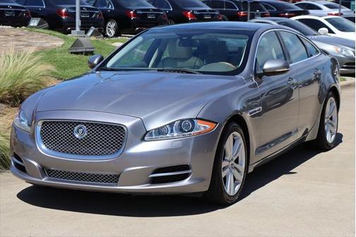 2013 Jaguar XJ Base