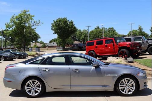 2013 Jaguar XJ Base