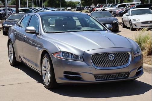 2013 Jaguar XJ Base