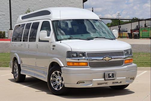 Summit White 2021 Chevrolet Express 2500 LT